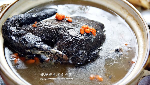 日芳珍饌「北極貝米雞」：【日芳珍饌】超誇張～雞的骨頭可以吃下肚♪♪北極貝米雞♪♪