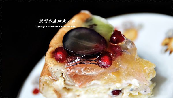 青山工房：【青山工房】滿滿的卡士達鮮奶油～每口都是好滋味♪♪什錦水果總匯蛋糕♪♪