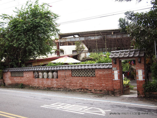 戲綠川民宿:【景點】【食記】南投戲綠川民宿&部落美食餐廳@埔里甫田六號探坑 : 清幽氛圍中的部落美味,但是太天然了