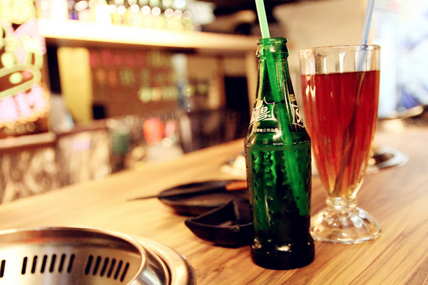 楓居酒燒：【台北市文山區。日式燒肉】楓居酒燒 單點式燒肉 專人服務 座位擠一擠溫暖感情好~景美捷運站2號口