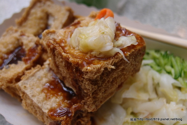 迷你臭豆腐：【台中北區】迷你臭豆腐－一中商圈內的臭豆腐（胖子雞丁、無名臭豆腐旁邊）