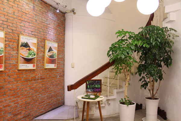 京正拉麵：[台南]巷弄內的日本味 京正拉麵