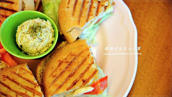 貓小路cafe:【食記/基隆市】超萌超Q的貓王鬆餅~你千萬不能錯過♪♪貓小路cafe♪♪