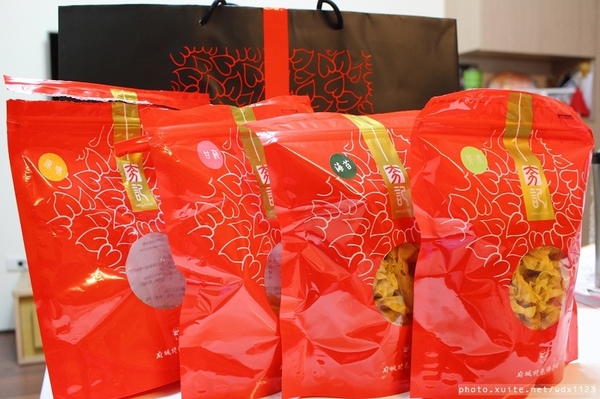 夯記地瓜酥：夯記地瓜酥✪甜度適中、口味選擇多、送禮好選擇