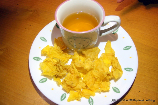 夯記地瓜酥：＜試吃＞【宅配】夯記地瓜酥－唰嘴的點心，忍不住一片接一片＞＜芥末、海苔口味好特別（台南府城伴手禮）