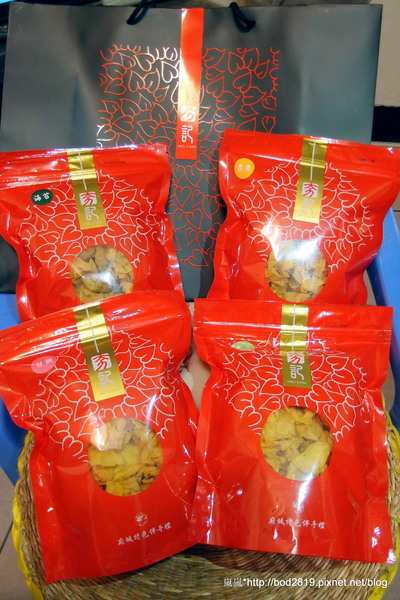 夯記地瓜酥：＜試吃＞【宅配】夯記地瓜酥－唰嘴的點心，忍不住一片接一片＞＜芥末、海苔口味好特別（台南府城伴手禮）