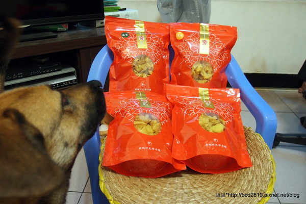 夯記地瓜酥：＜試吃＞【宅配】夯記地瓜酥－唰嘴的點心，忍不住一片接一片＞＜芥末、海苔口味好特別（台南府城伴手禮）