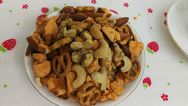 聯華食品-萬歲牌:試吃「聯華食品」新口味【萬歲牌蝴蝶綜合果-切達起司】!