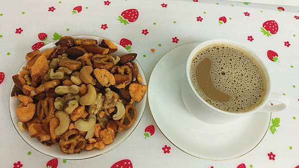 聯華食品-萬歲牌:試吃「聯華食品」新口味【萬歲牌蝴蝶綜合果-切達起司】!