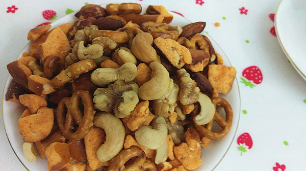 聯華食品-萬歲牌:試吃「聯華食品」新口味【萬歲牌蝴蝶綜合果-切達起司】!