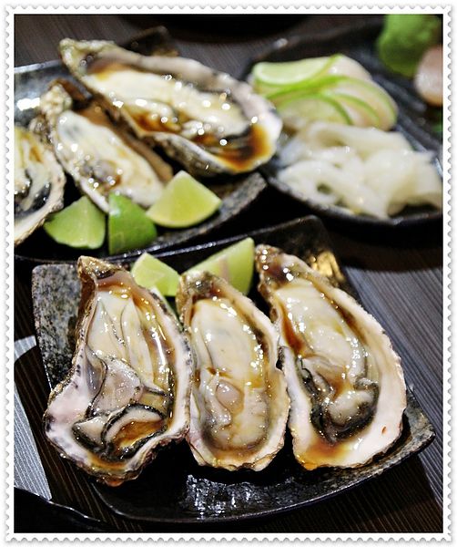 請客居酒屋,帝王蟹海鮮鍋,豪華生魚片拼盤,鹽烤鮭魚炒飯,明太子生蠔,酒蒸喜知次 ,