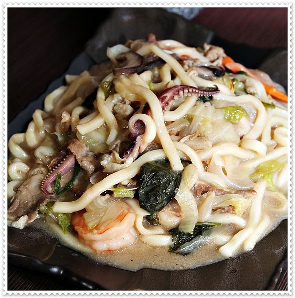 請客居酒屋,帝王蟹海鮮鍋,豪華生魚片拼盤,鹽烤鮭魚炒飯,明太子生蠔,酒蒸喜知次 ,