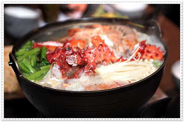 請客居酒屋,帝王蟹海鮮鍋,豪華生魚片拼盤,鹽烤鮭魚炒飯,明太子生蠔,酒蒸喜知次 ,