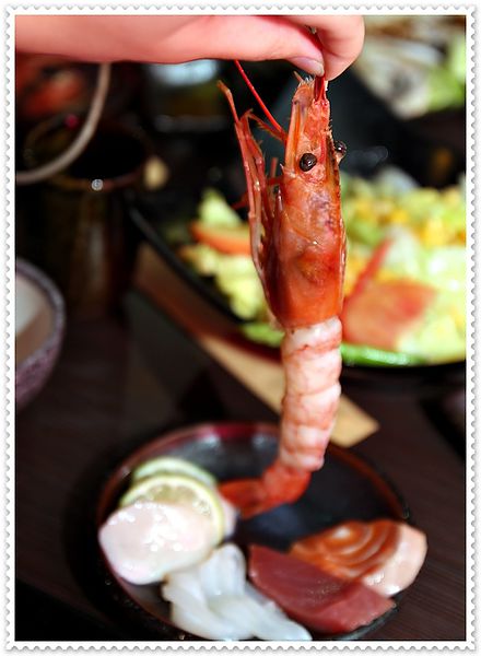 請客居酒屋,帝王蟹海鮮鍋,豪華生魚片拼盤,鹽烤鮭魚炒飯,明太子生蠔,酒蒸喜知次 ,