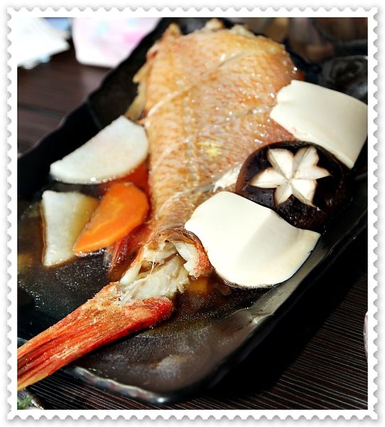 請客居酒屋,帝王蟹海鮮鍋,豪華生魚片拼盤,鹽烤鮭魚炒飯,明太子生蠔,酒蒸喜知次 ,