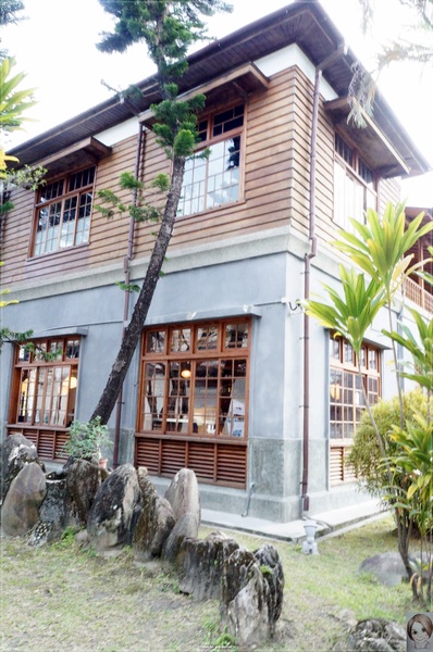 花蓮文化創意產業園區(Hualien Cultural and Creative)：[花蓮爆點一日遊]花蓮 文化創意園區~rock and roll青年聚集之地