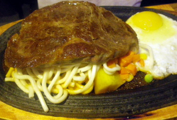 角頭炙燒牛排(永和樂華店)：永和樂華夜市美食【角頭炙燒牛排】