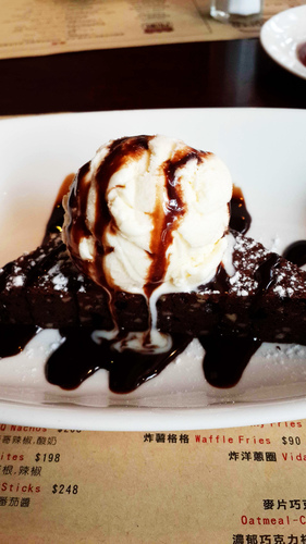 BLT Burger:【羽諾食記】台北信義 BLT漢堡專賣店