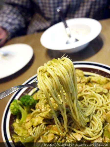 岩磨坊：【板橋美食】岩磨坊。用心料理的美味手工披薩＆義大利麵體驗