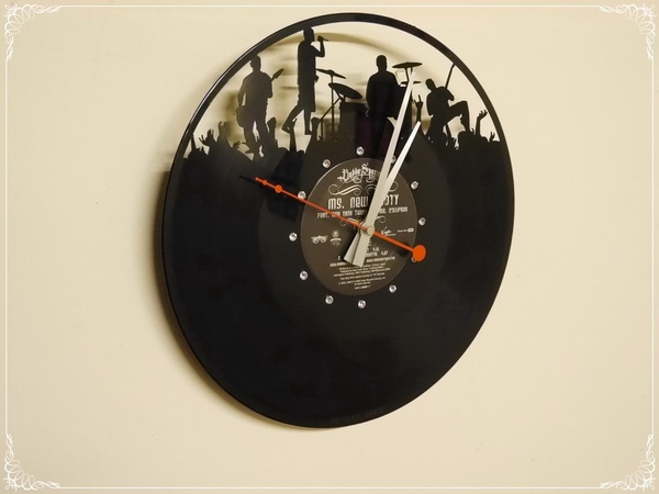 岩磨坊：【板橋】岩磨坊－黃金鮮蔬披薩VS納粹萬歲麵 (板橋美食)