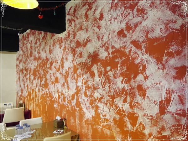 岩磨坊：【板橋】岩磨坊－黃金鮮蔬披薩VS納粹萬歲麵 (板橋美食)