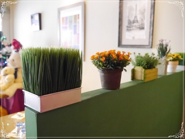 岩磨坊：【板橋】岩磨坊－黃金鮮蔬披薩VS納粹萬歲麵 (板橋美食)