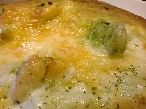 岩磨坊:吃過pasta?吃過pizza?那有沒有吃過pizza+pasta! Pasta pizza就在岩磨坊!