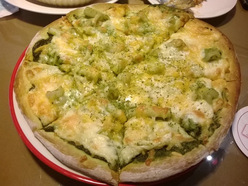 岩磨坊:吃過pasta?吃過pizza?那有沒有吃過pizza+pasta! Pasta pizza就在岩磨坊!