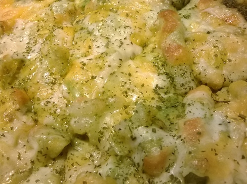 岩磨坊:吃過pasta?吃過pizza?那有沒有吃過pizza+pasta! Pasta pizza就在岩磨坊!