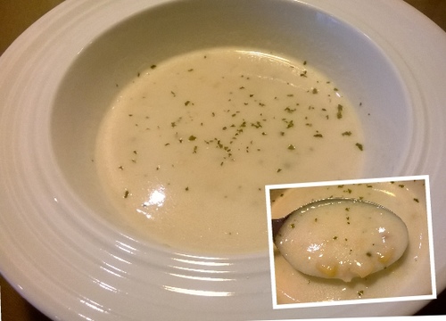 岩磨坊:吃過pasta?吃過pizza?那有沒有吃過pizza+pasta! Pasta pizza就在岩磨坊!