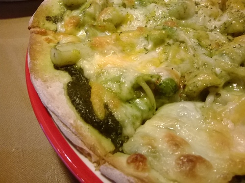 岩磨坊:吃過pasta?吃過pizza?那有沒有吃過pizza+pasta! Pasta pizza就在岩磨坊!