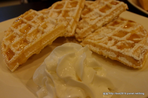 咖啡家COFFEE+:【台中潭子】咖啡家COFFEE+-早午餐CP值很高,鬆餅也只要50元!(也有賣義大利麵喔)