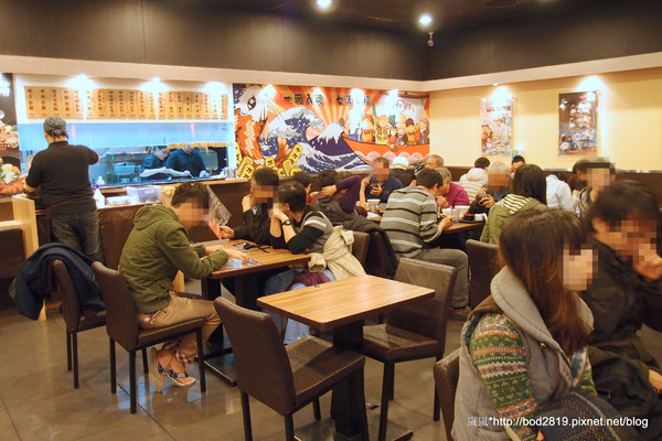 御之饌日式料理(家樂福桂林店4樓):【台北萬華】御之饌日式料理-鮭魚丼飯新鮮美味,雙拼丼牛肉鮮嫩可口,但食量大可能吃不飽(家樂福桂林店4樓)