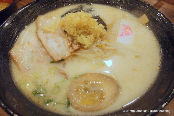 御之饌日式料理(家樂福桂林店4樓):【台北萬華】御之饌日式料理-鮭魚丼飯新鮮美味,雙拼丼牛肉鮮嫩可口,但食量大可能吃不飽(家樂福桂林店4樓)