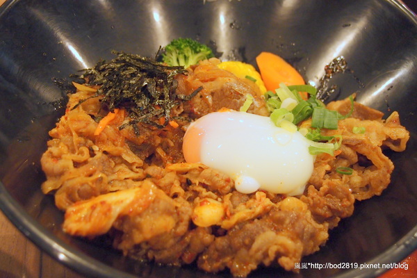 御之饌日式料理(家樂福桂林店4樓):【台北萬華】御之饌日式料理-鮭魚丼飯新鮮美味,雙拼丼牛肉鮮嫩可口,但食量大可能吃不飽(家樂福桂林店4樓)