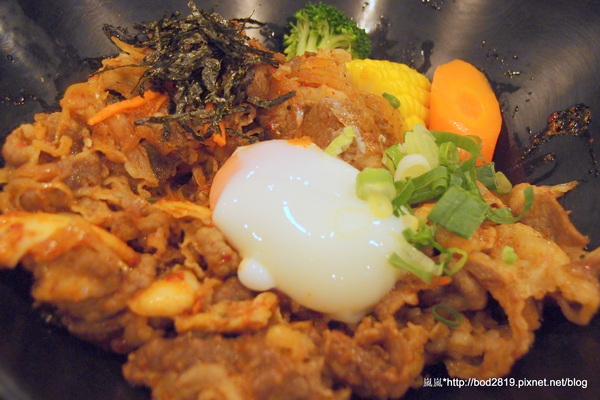 御之饌日式料理(家樂福桂林店4樓):【台北萬華】御之饌日式料理-鮭魚丼飯新鮮美味,雙拼丼牛肉鮮嫩可口,但食量大可能吃不飽(家樂福桂林店4樓)