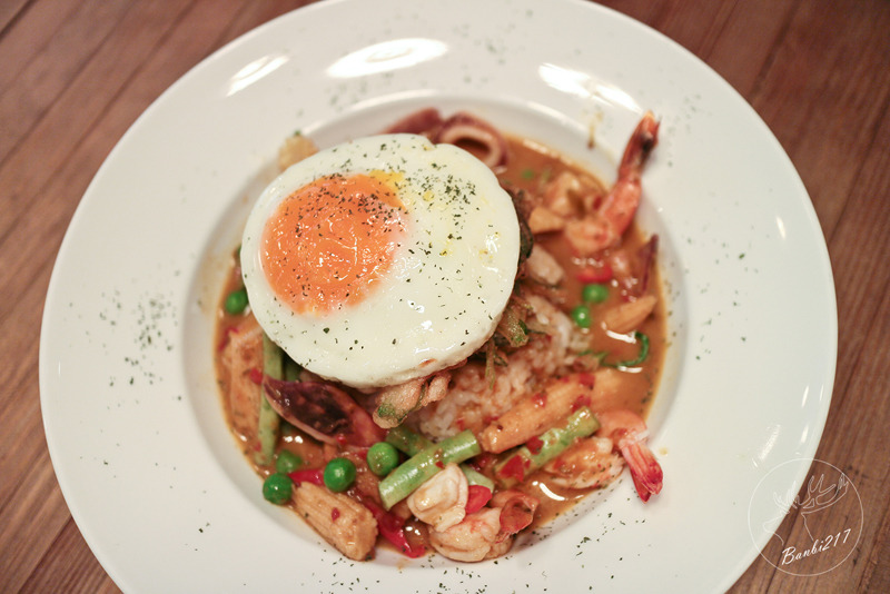 Banbi217 美食旅遊: 她他小曼谷 Thai Cafe Together,泰式下午茶、泰式早午餐、泰式義大利麵、泰國菜、泰式料理、蝦餅、咖哩(捷運六張犁站,台北大安區)