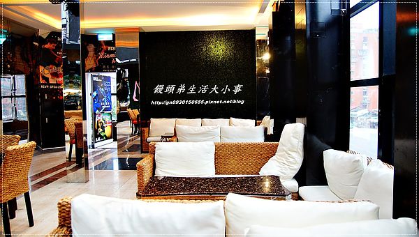 Roof M Cafe：【食記/台北市】玻璃屋～讓你有接近天空的機會♪♪Roof M Cafe♪♪