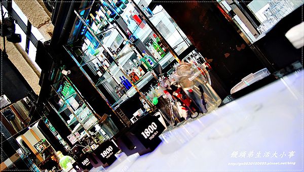 Roof M Cafe：【食記/台北市】玻璃屋～讓你有接近天空的機會♪♪Roof M Cafe♪♪