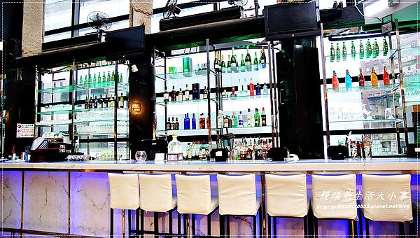 Roof M Cafe：【食記/台北市】玻璃屋～讓你有接近天空的機會♪♪Roof M Cafe♪♪