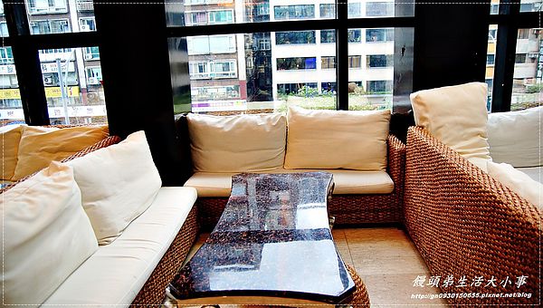 Roof M Cafe：【食記/台北市】玻璃屋～讓你有接近天空的機會♪♪Roof M Cafe♪♪