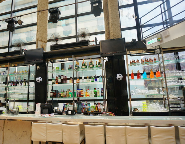 Roof M Cafe:【台北.信義安和站】Roof M Cafe-無敵採光。氣氛超棒