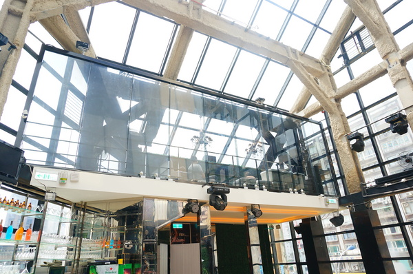 Roof M Cafe:【台北.信義安和站】Roof M Cafe-無敵採光。氣氛超棒