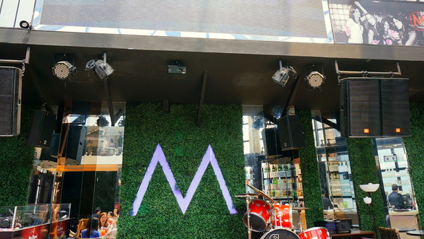 Roof M Cafe:【台北.信義安和站】Roof M Cafe-無敵採光。氣氛超棒