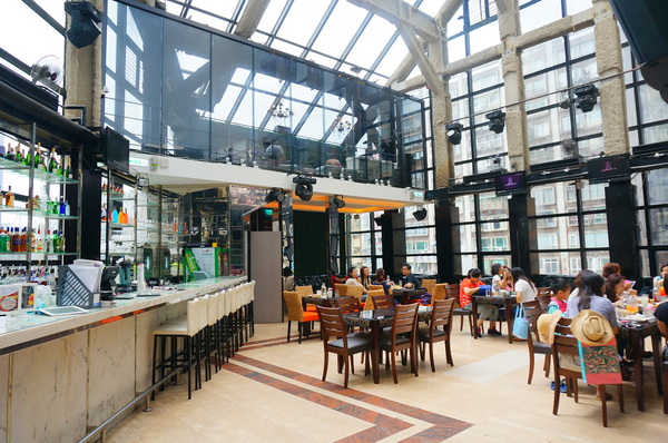 Roof M Cafe:【台北.信義安和站】Roof M Cafe-無敵採光。氣氛超棒