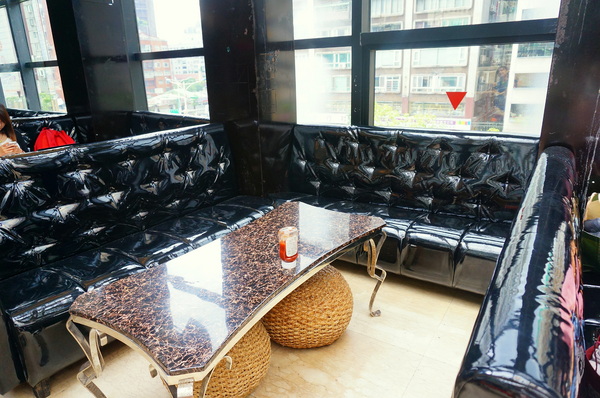 Roof M Cafe:【台北.信義安和站】Roof M Cafe-無敵採光。氣氛超棒