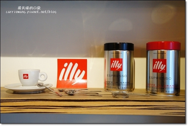 1984 Coffee Shop (12)