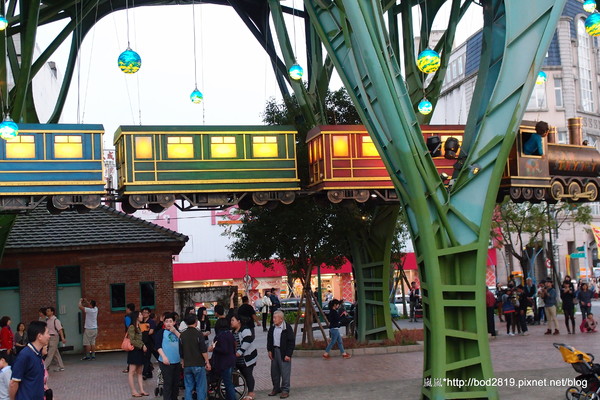 幾米 飛天火車 星空號:【宜蘭市】幾米飛天火車星空號-超可愛的飛天火車!夜晚更是美!