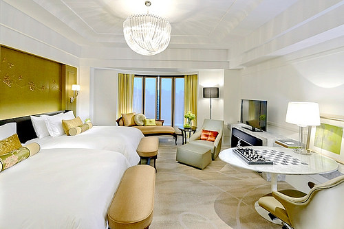 2MOTPE Deluxe Twin Bedroom Dusk 豪華客房臥室夜景