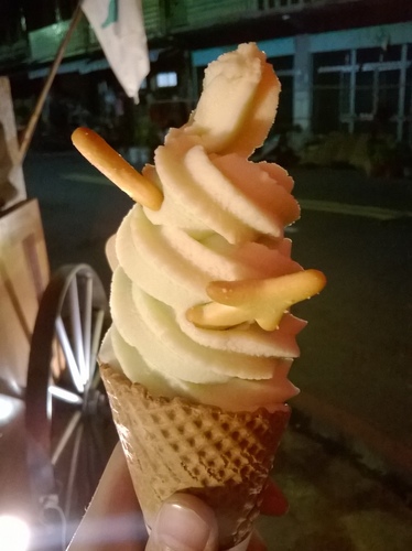鬲离-霜淇淋馬車：一條路上竟有兩家我夢寐以求的水果霜淇淋----鬲离霜淇淋馬車